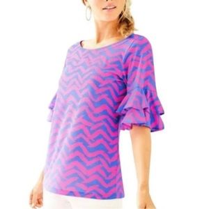 LILLY PULITZER lula top in “bennet blue pop up got lucky” print size large